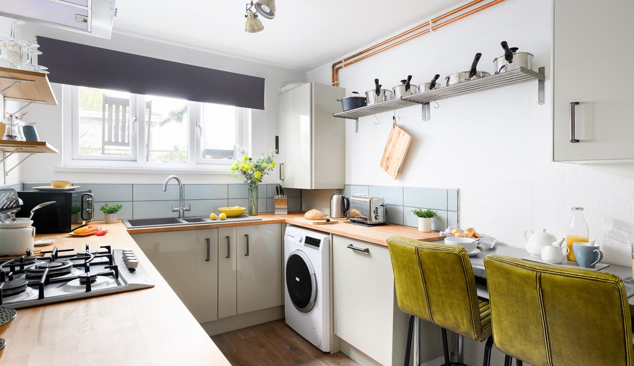 Tuck into fresh pastries in the morning at the breakfast bar, ready for a walk along the coast path.