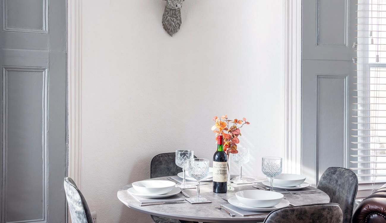 The dining table is a stylish place to spend quality time at meal times.