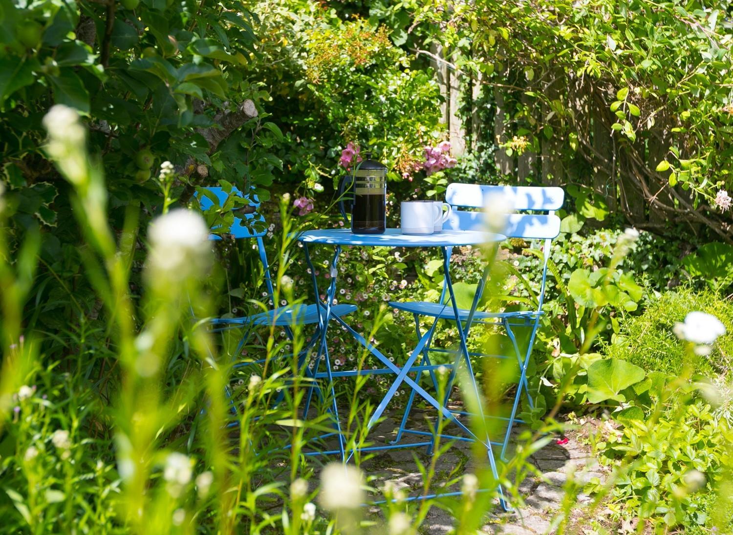 Afternoon tea and coffee can be enjoyed watching the wildlife in the garden.