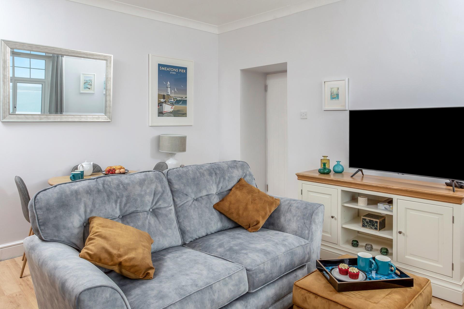 Tuck into a hearty breakfast before heading out to explore the cobbled streets in St Ives.