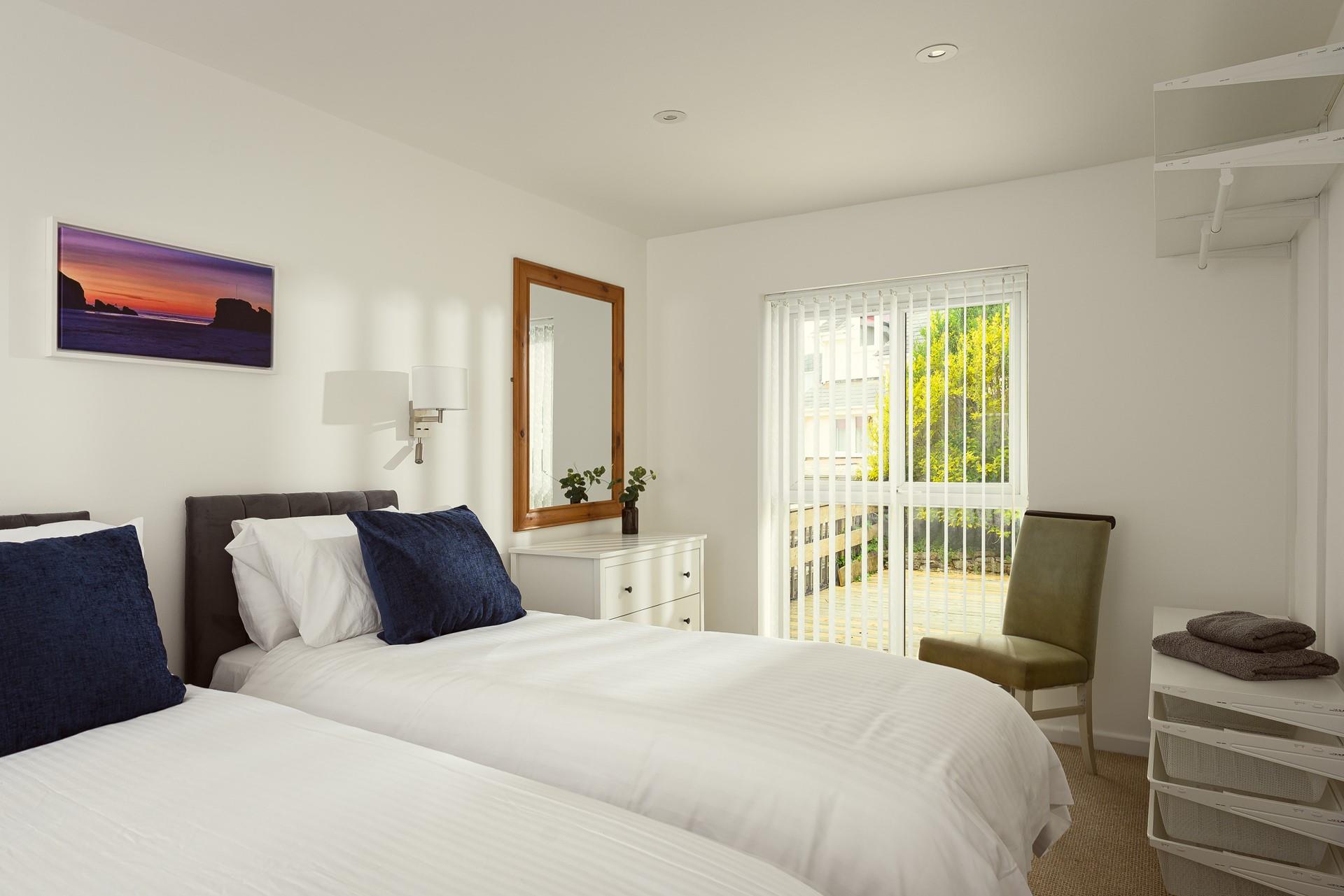 Zip and link beds allow for flexible sleeping arrangements.