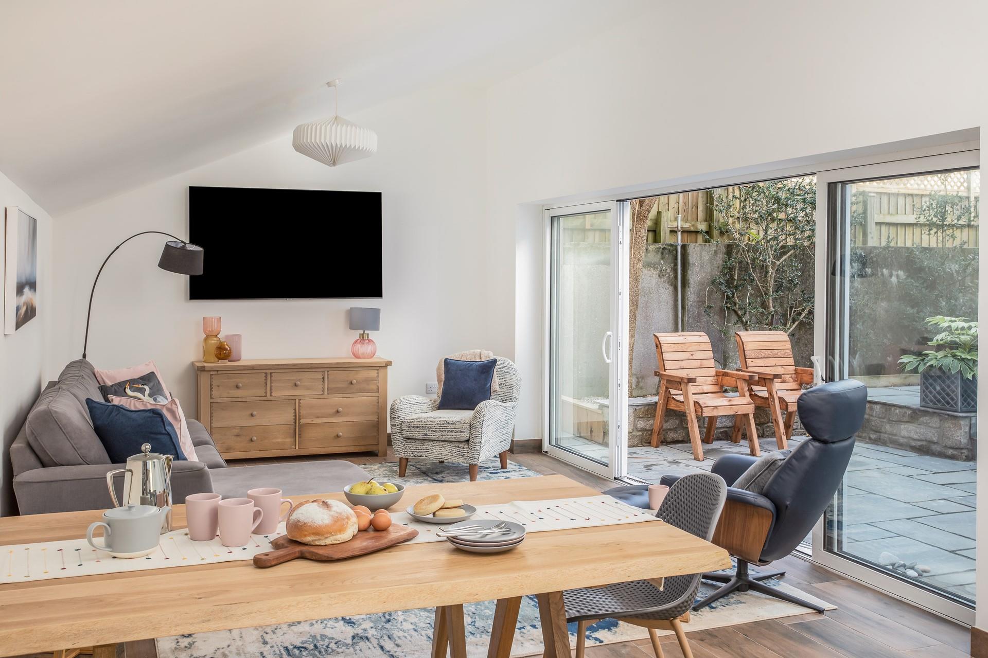 Stylish decor and open plan living make for the perfect entertaining space.