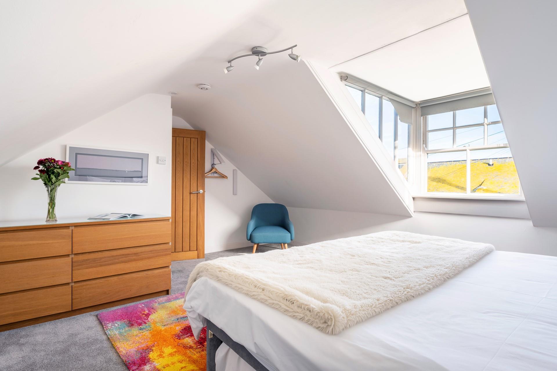 Wake up to sea glimpses over the quirky rooftops of St Ives.