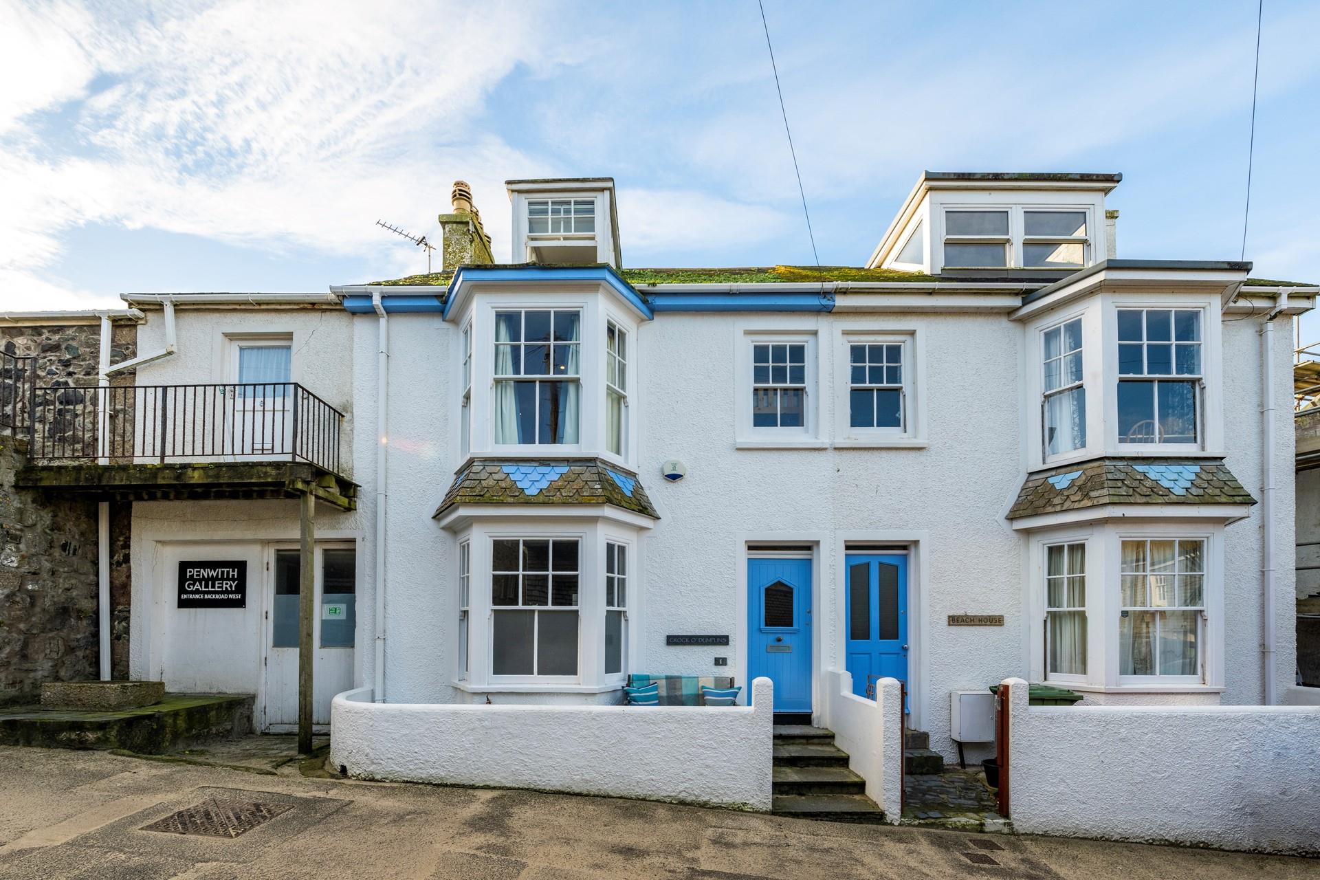 Step out of the door and find yourself just moments from Porthmeor beach.