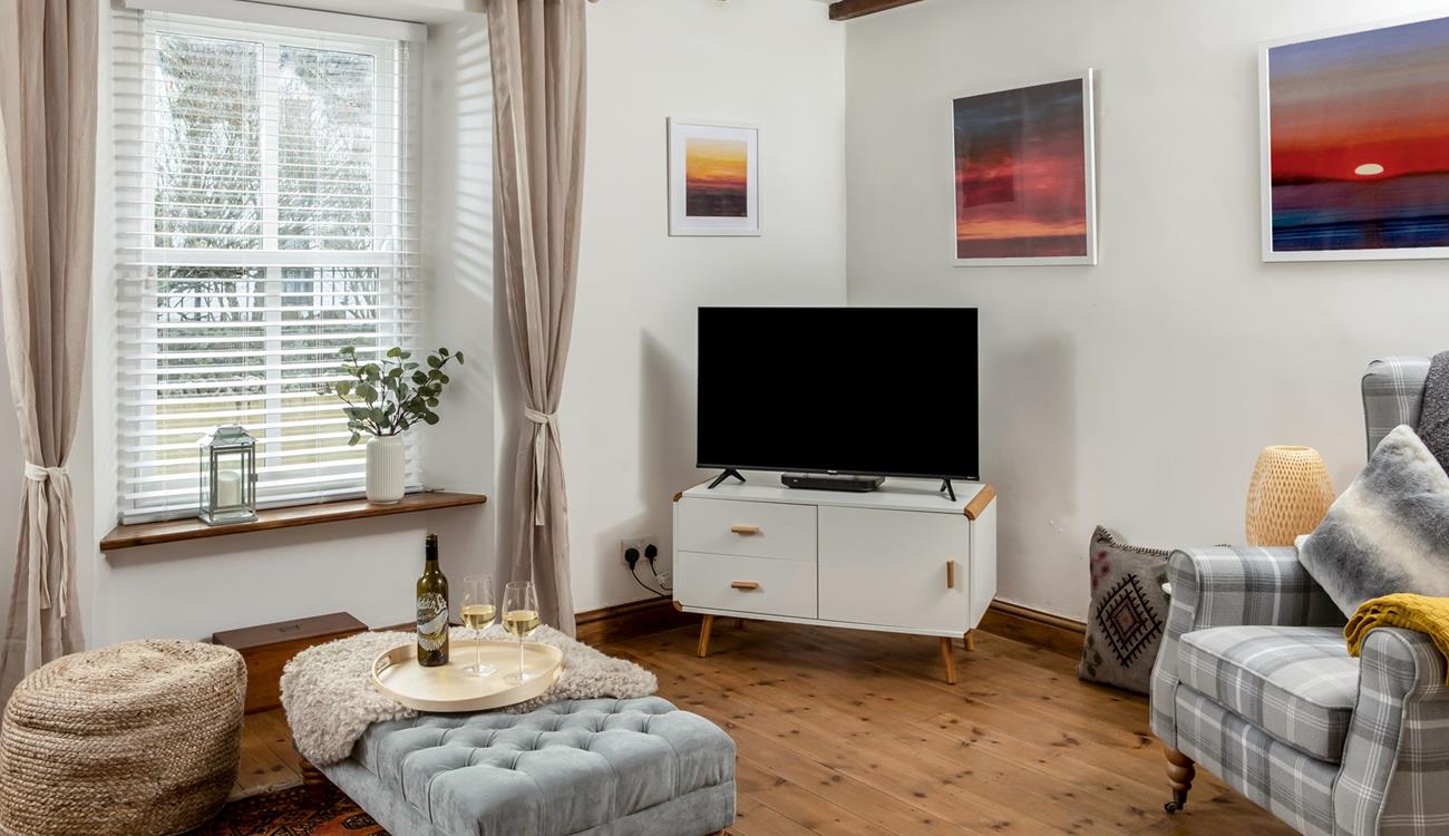 Enjoy the sunset artwork or head down to Praa Sands to enjoy it for yourself on the beach!