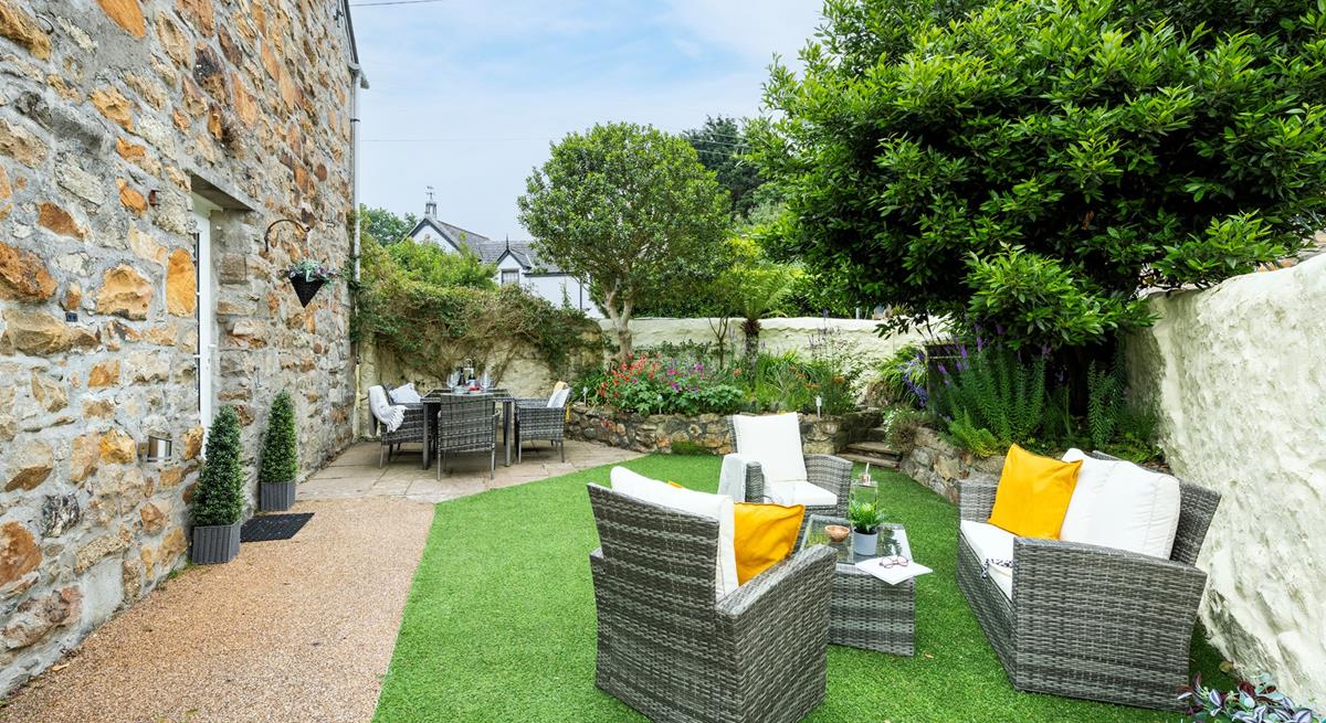 Enjoy an al fresco breakfast in the warm morning sunshine before heading to the beach.