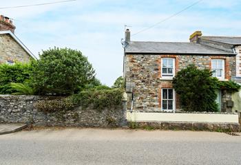 Trewinel is located in the lovely village of Goldsithney, near Marazion.