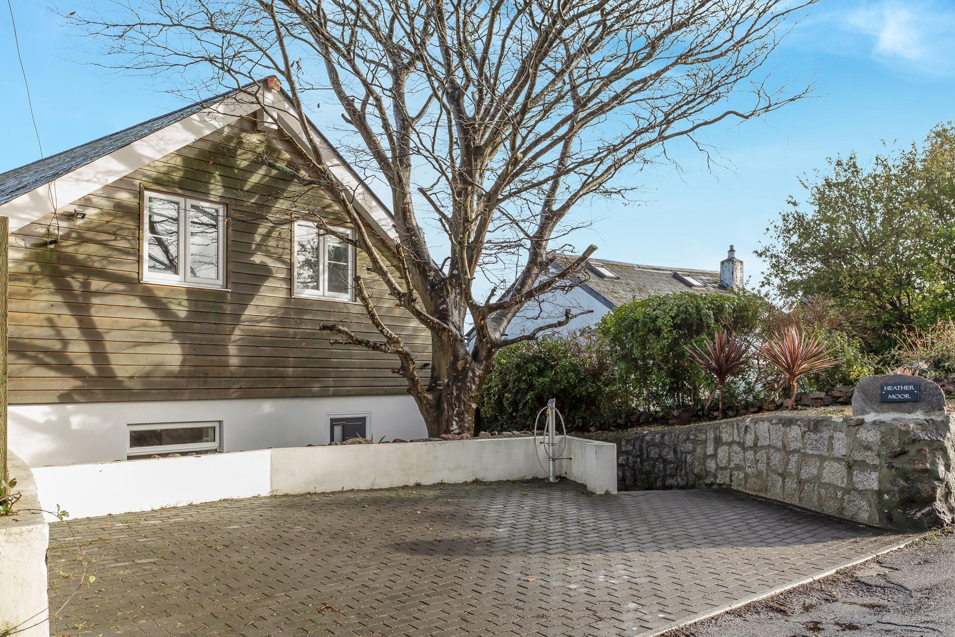 There is parking at the property so you can come and go as you please.