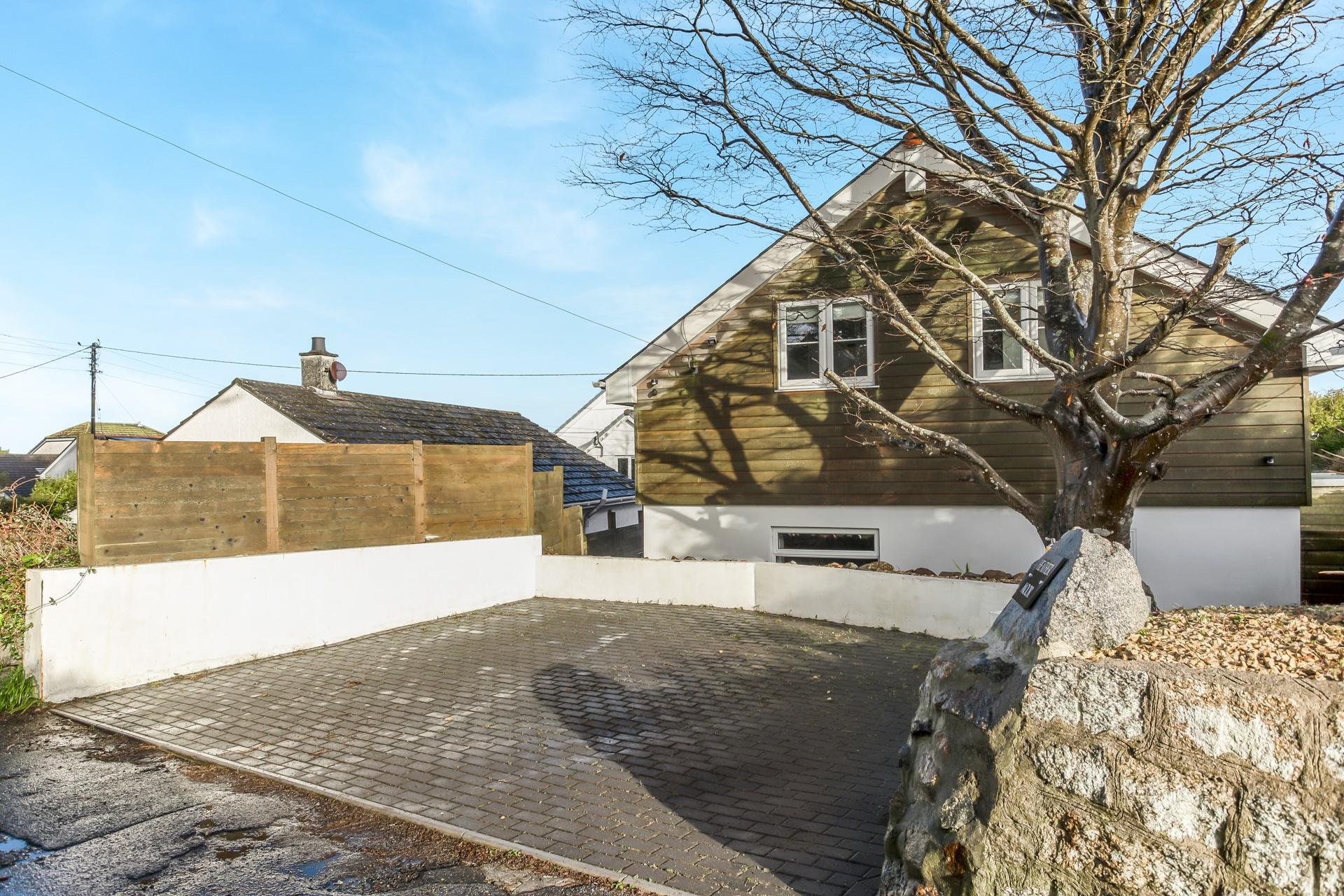 Park up and forget about the car for the week, you can walk to the beach in less than 10 minutes.