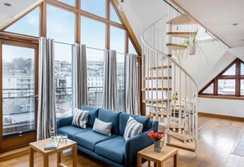 Slipway Loft, Sleeps 4 + cot, Falmouth.