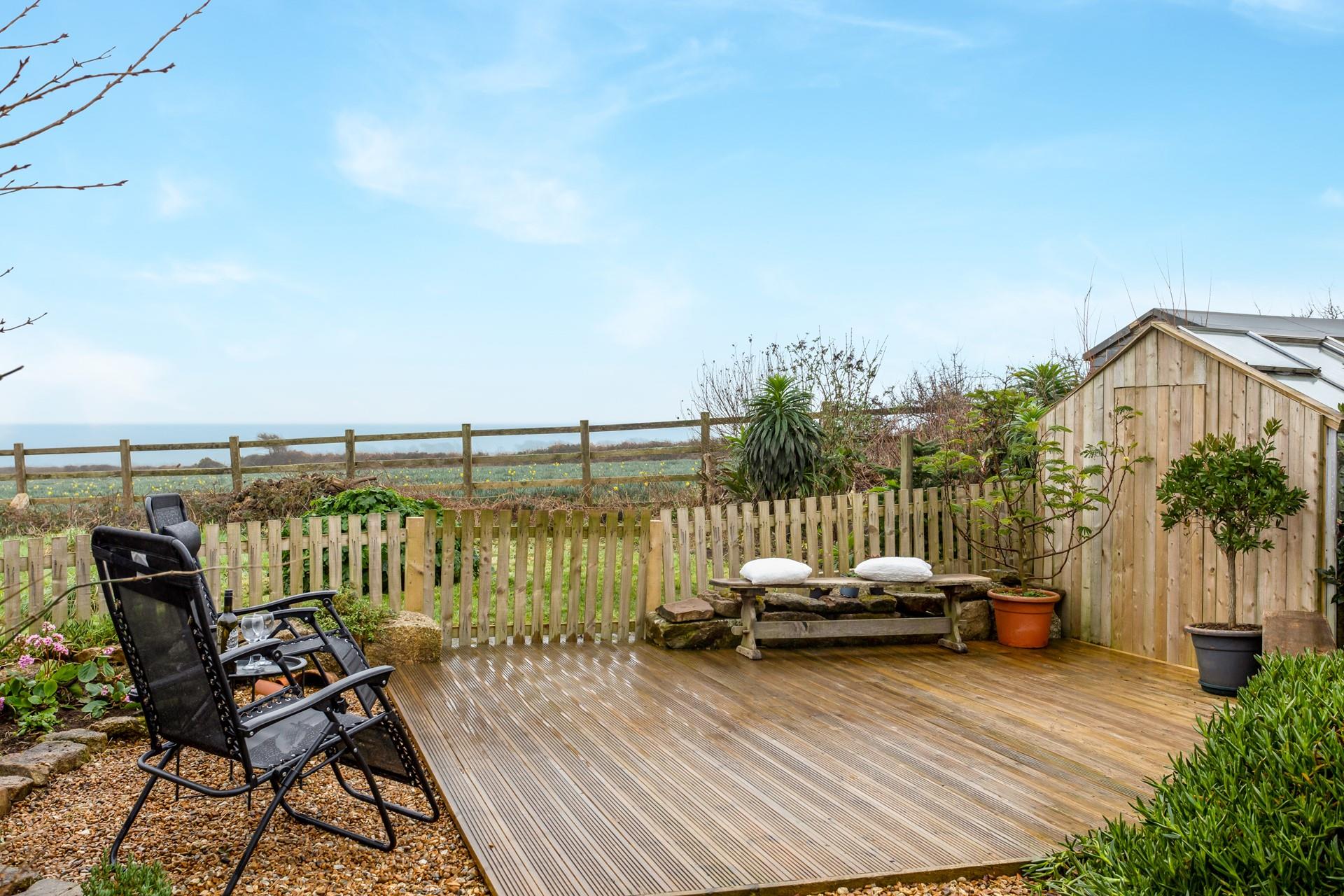 You can bring your furry friend along with you to Sea View Studio.