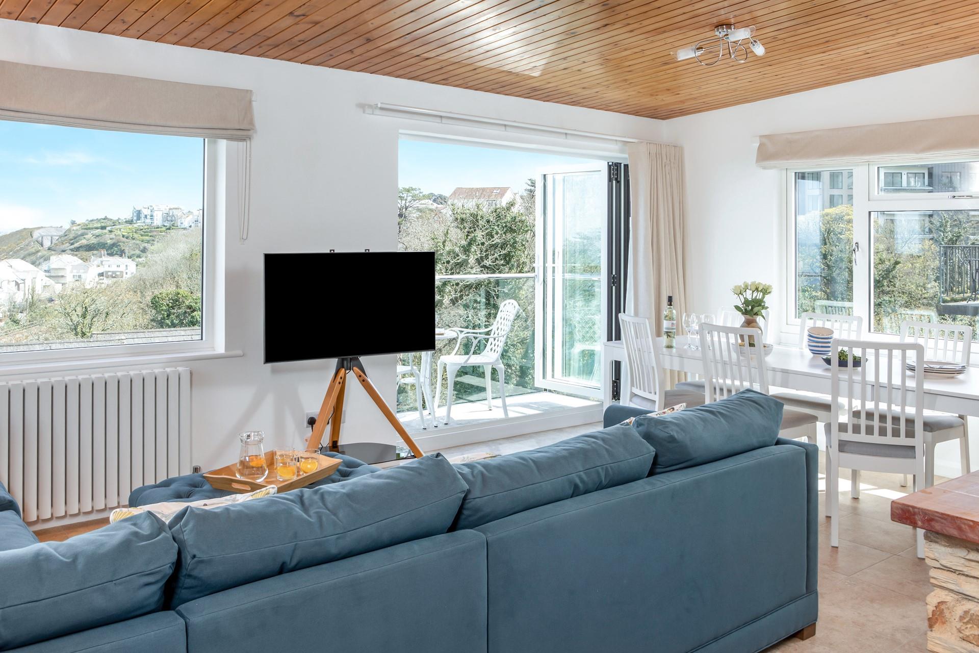 Open the patio doors and let the fresh summer breeze run through whilst breakfast is cooking.