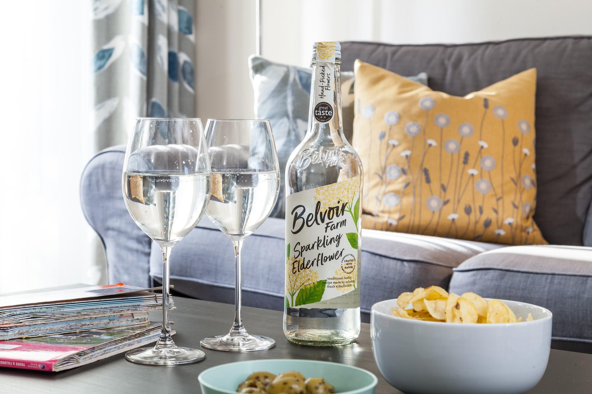 Tuck into drinks and nibbles in the evening.