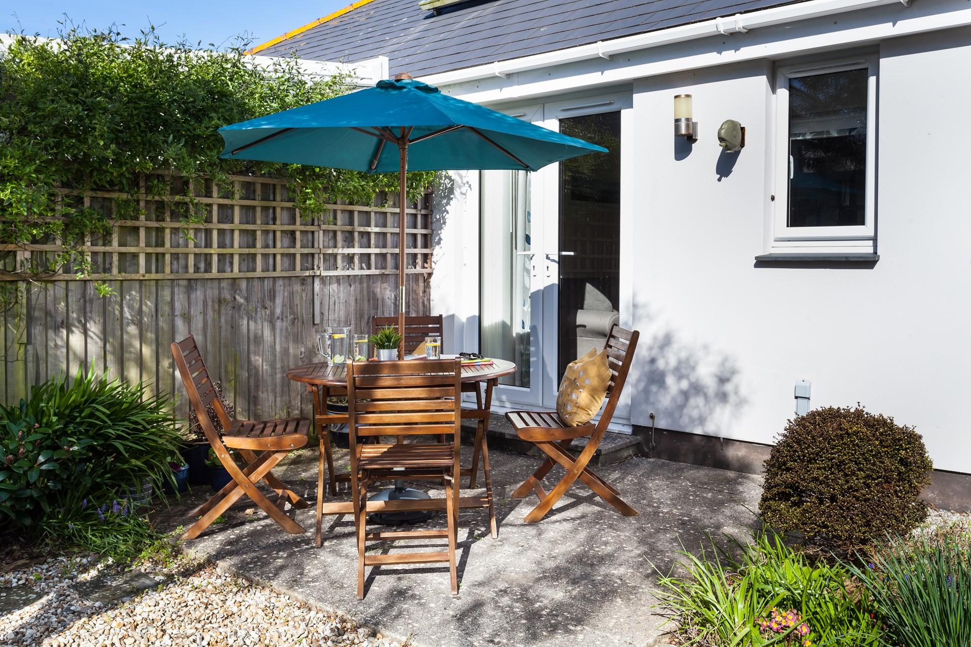 Tuck into a hearty lunch full of freshly baked bread and salads bought locally.