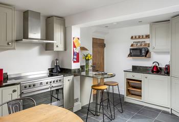 Modern and stylish, the kitchen has all the appliances you need to prepare delicious meals.