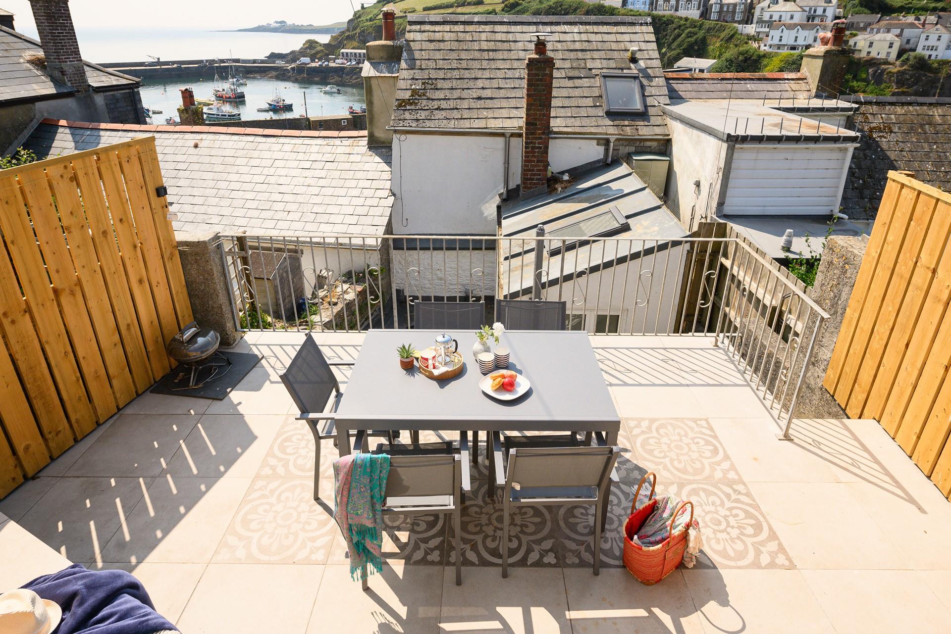 Take your breakfast al fresco on the patio in the morning sun.