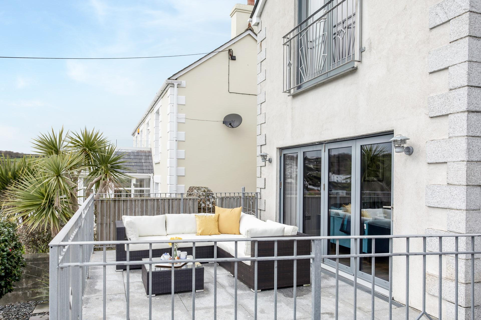 Spend your days enjoying pure relaxation on the balcony.