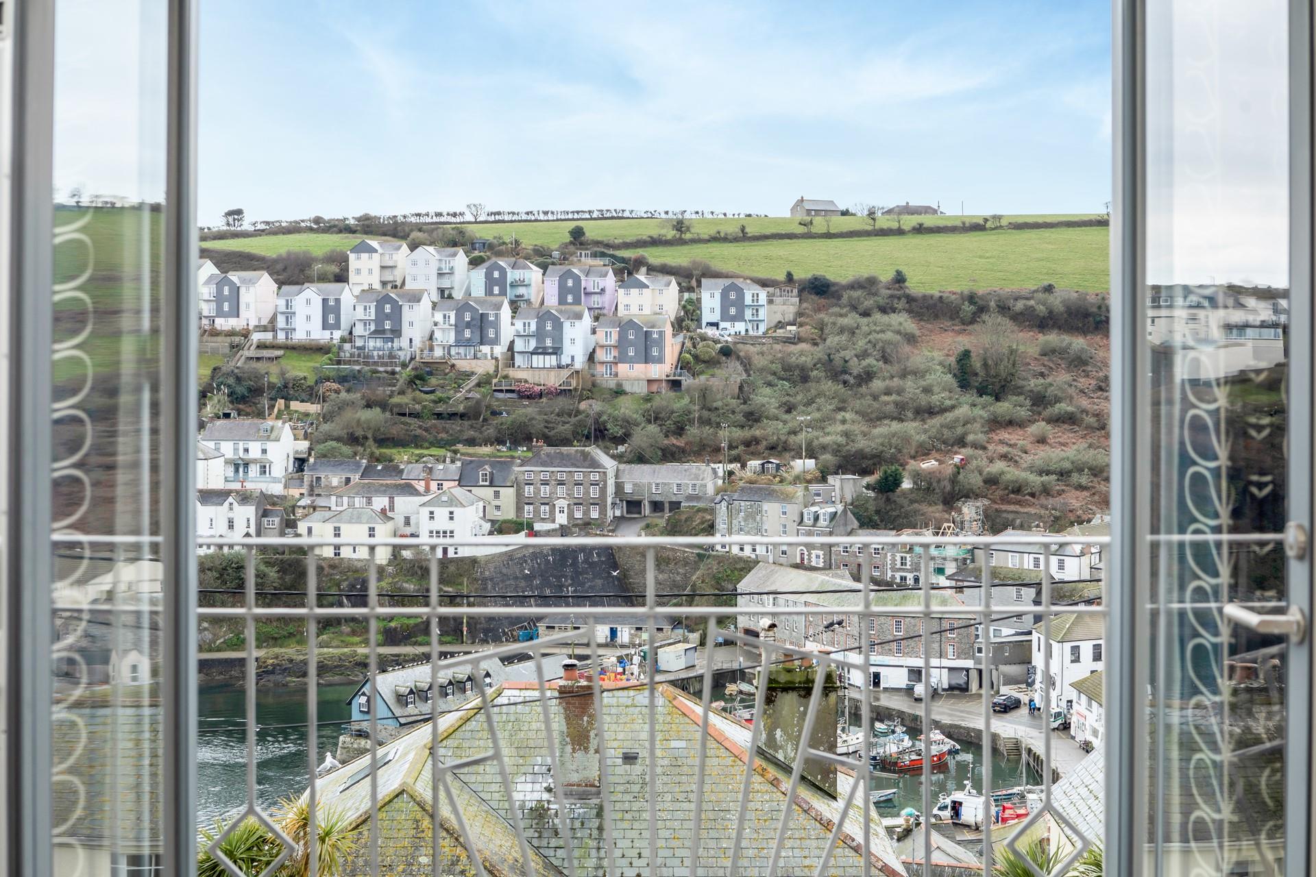 Sip your morning cuppa with views over the harbour.