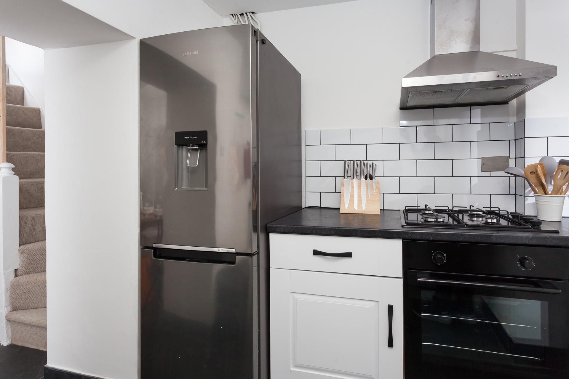 The kitchen has all the appliances you need to rustle up tasty meals and beach picnics.