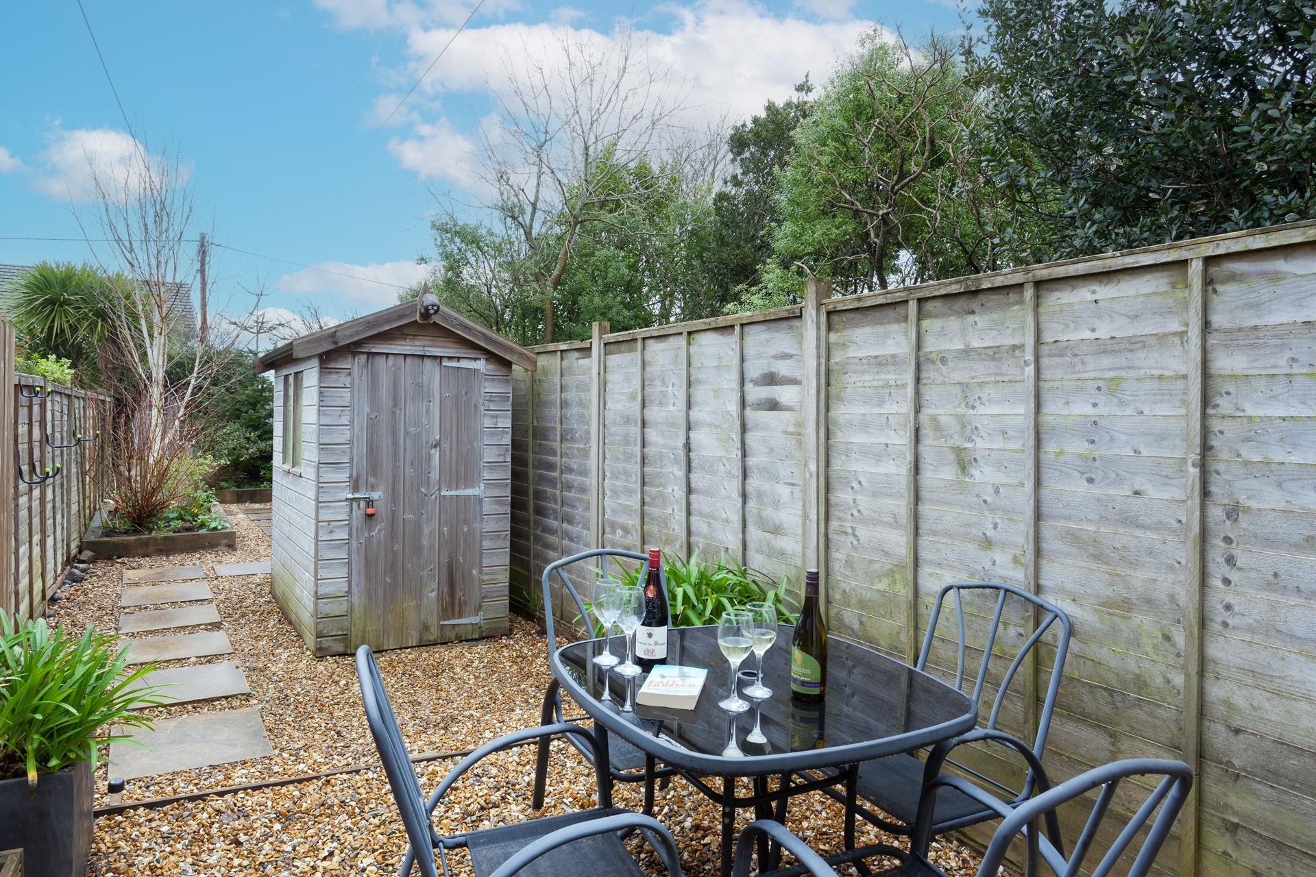 Enjoy a glass of your favourite beverage as the sunsets in the garden.