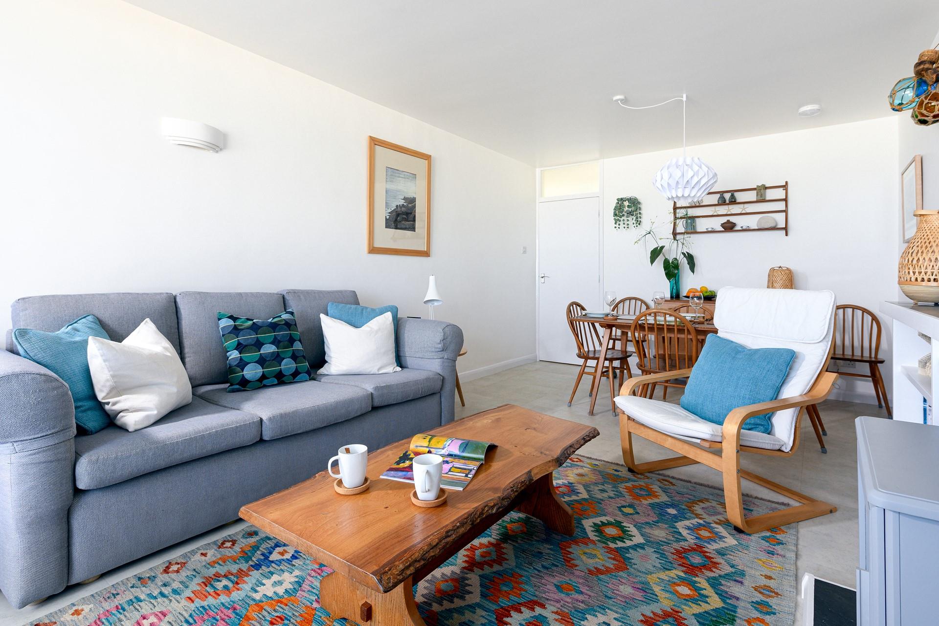 Enjoy your morning cuppa as the sun rises and decide on the day's plans.