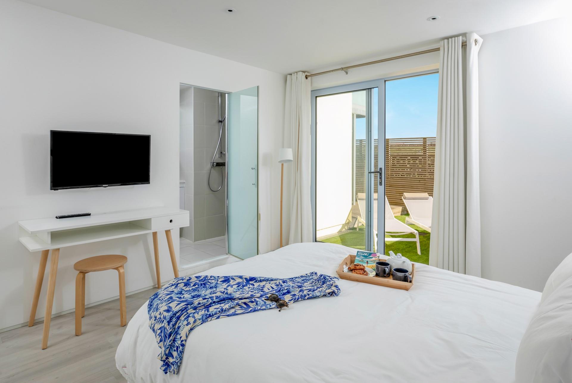 Slide open the patio doors and head out to the sunny patio.