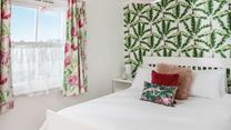 Relax in the sumptuous king size bed and drift off for a dreamy night's slumber.