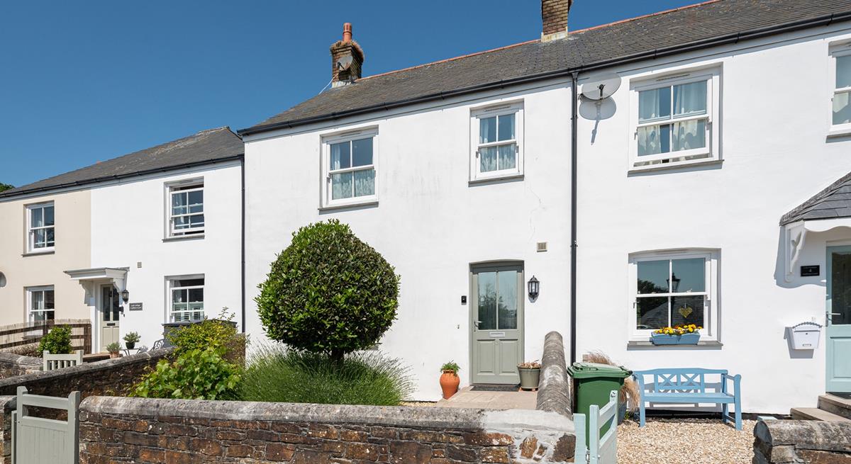 A warm welcome awaits at All Aboard in delightful Charlestown.