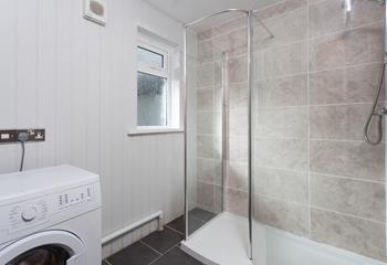 The shower room is perfect for rinsing off the sand after a day of exploring the local beaches of the south coast.
