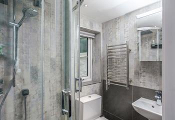 Spend days on the beach in Porthleven and come back to the cottage to freshen up in the modern shower room.
