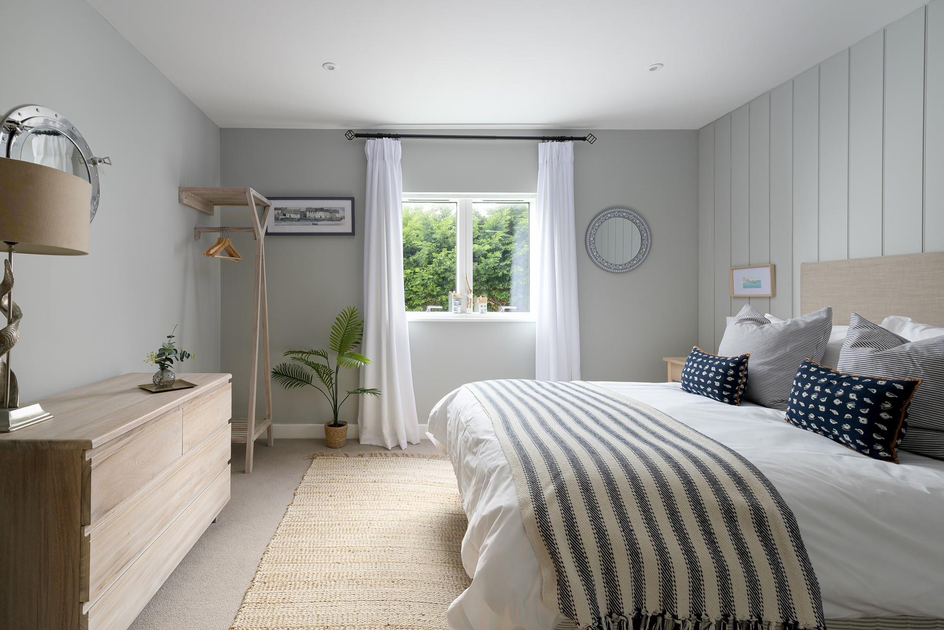 The double bed offers a relaxing night's slumber in the soft sheets.