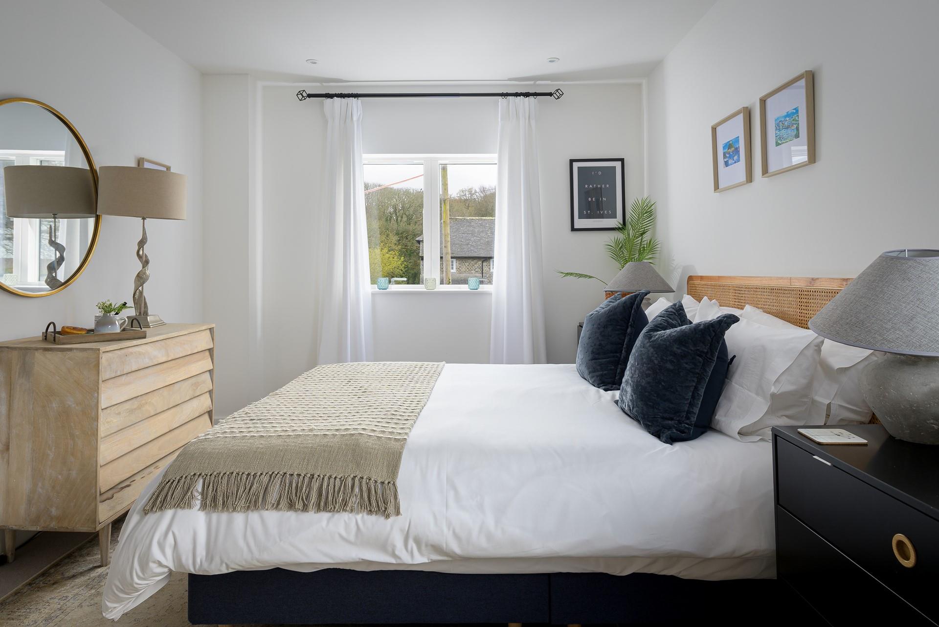 Wake up and sip your morning cuppa whilst deciding on the day's plan.