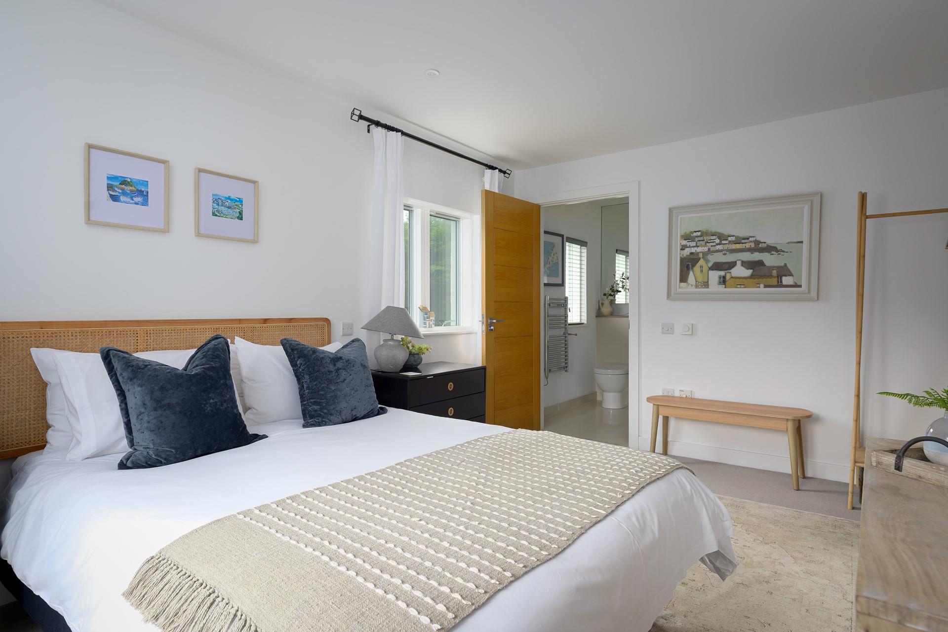 Wake up and wander into the en suite to get ready for the day.