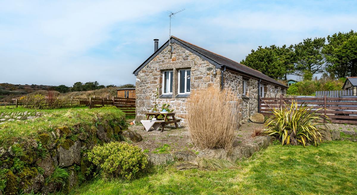 The garden is a delight to watch your furry friend play whilst listening to the sounds of nature around.