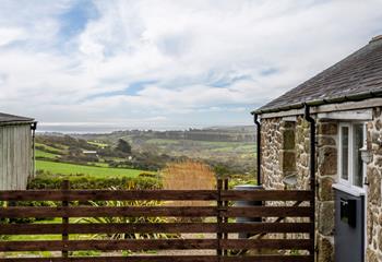 You can enjoy the best of both worlds, idyllic countryside and sea views.
