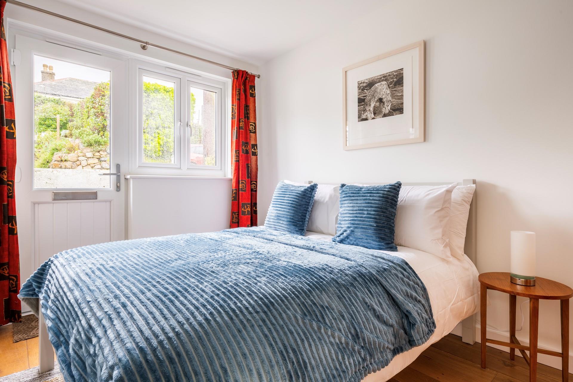 Snuggle up in the cosy double bed and sink into a relaxing night's sleep.