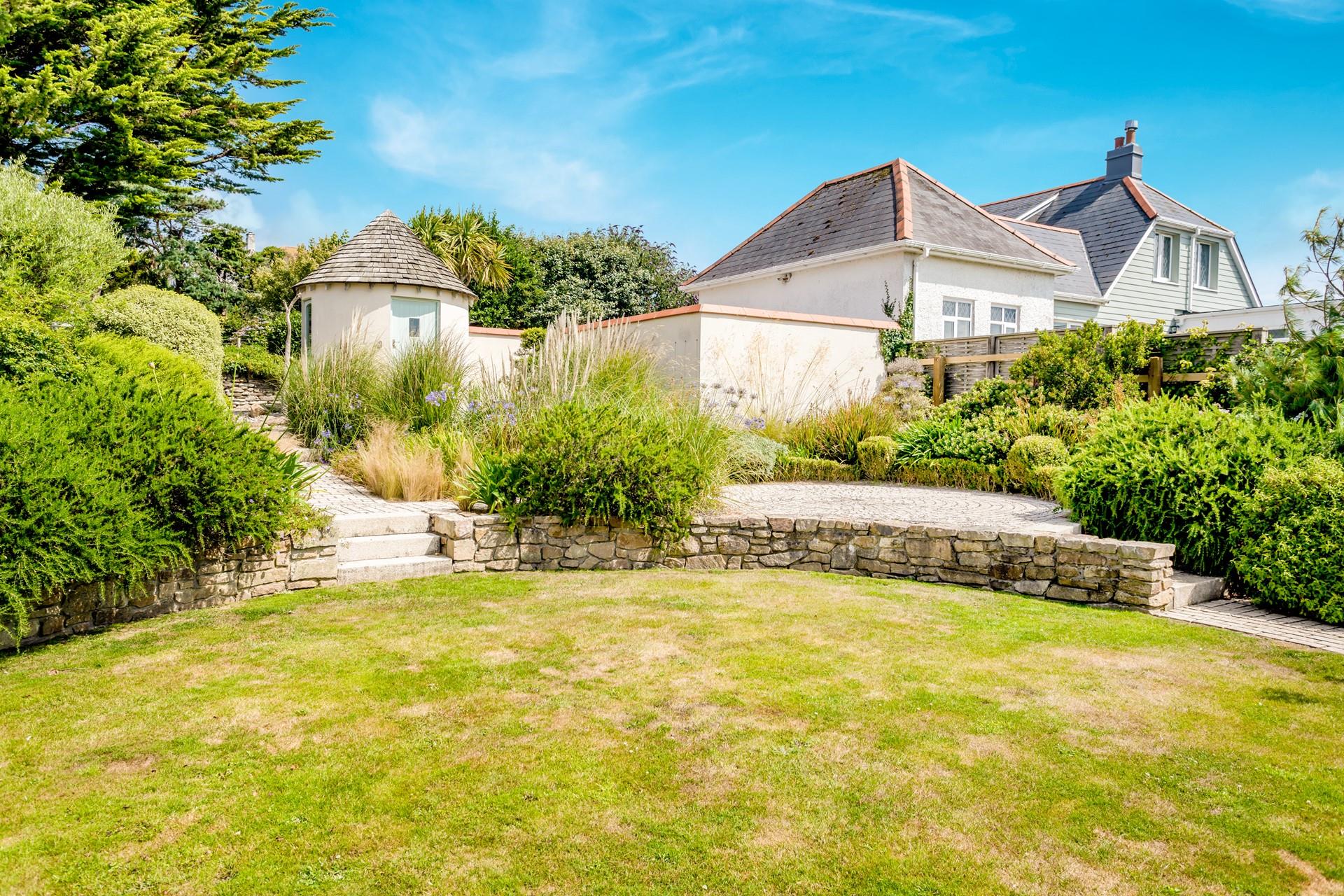 Watch your kids and furry friends play on the lawn area.