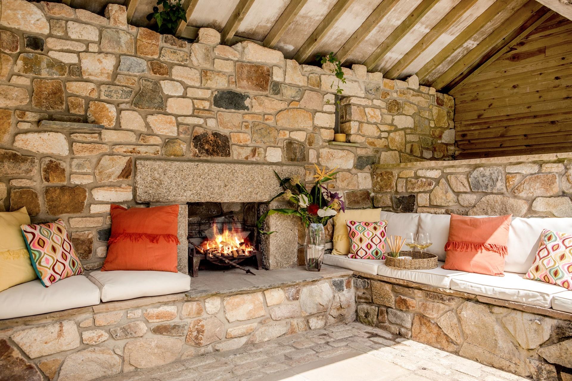 If you can pull yourself away from the pool, light the BBQ and enjoy an outdoor cook up.