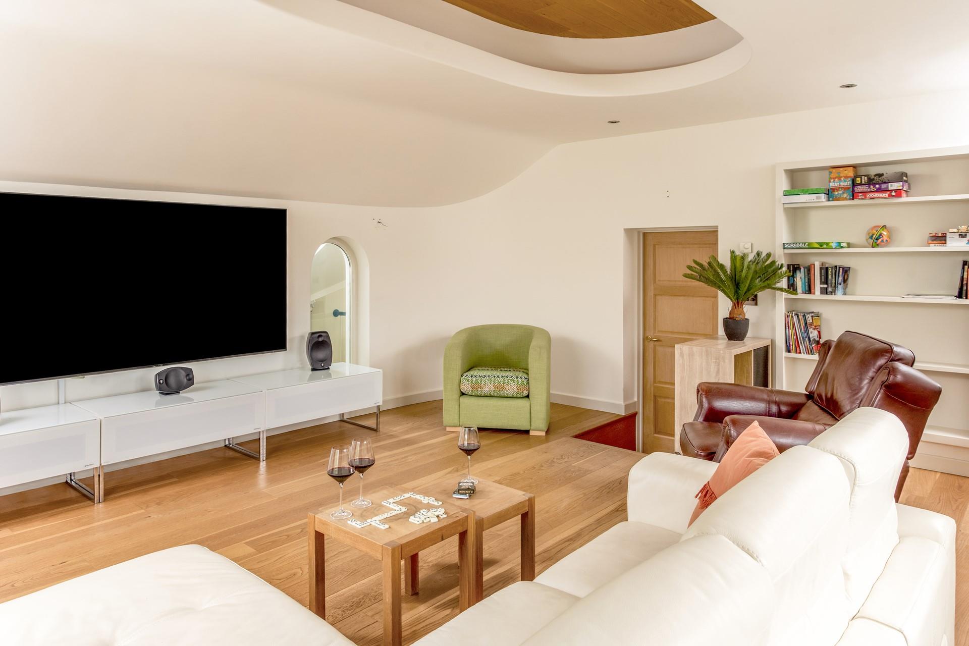 Don't forget the popcorn and drinks whilst you enjoy your favourite film!