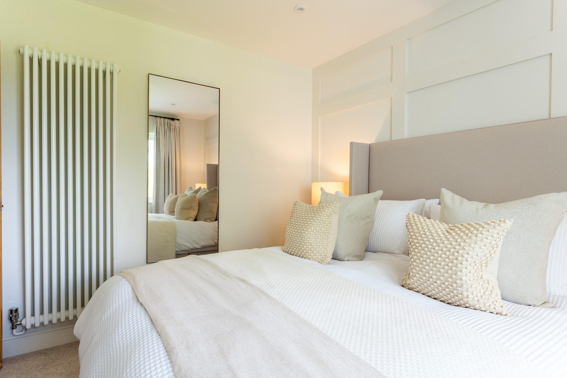 Climb into the sumptuous king size bed and drift into a dreamy night's slumber.