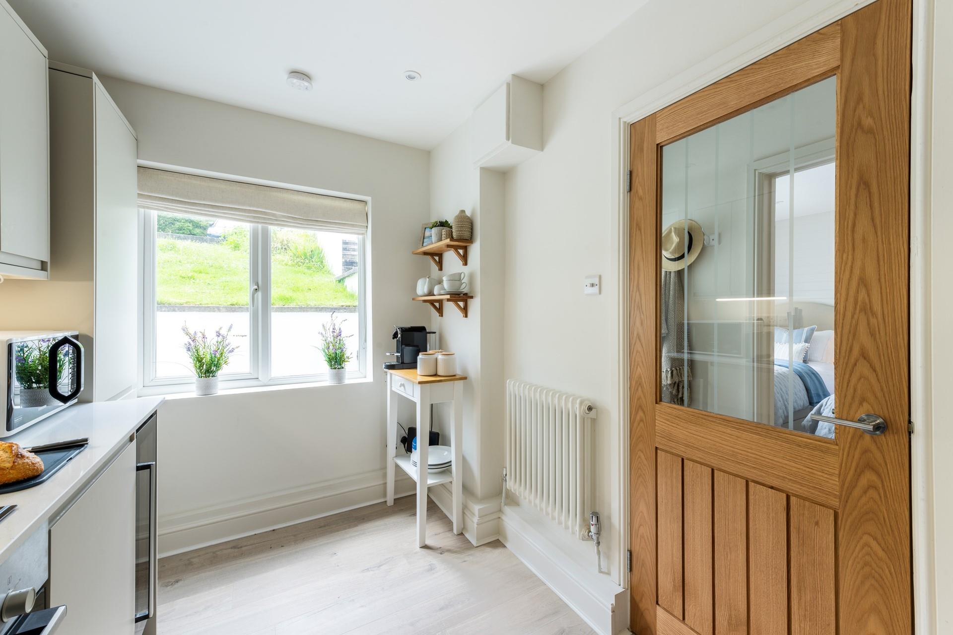 Come back to this cosy base after spending the day in the turquoise waters of Carbis Bay.