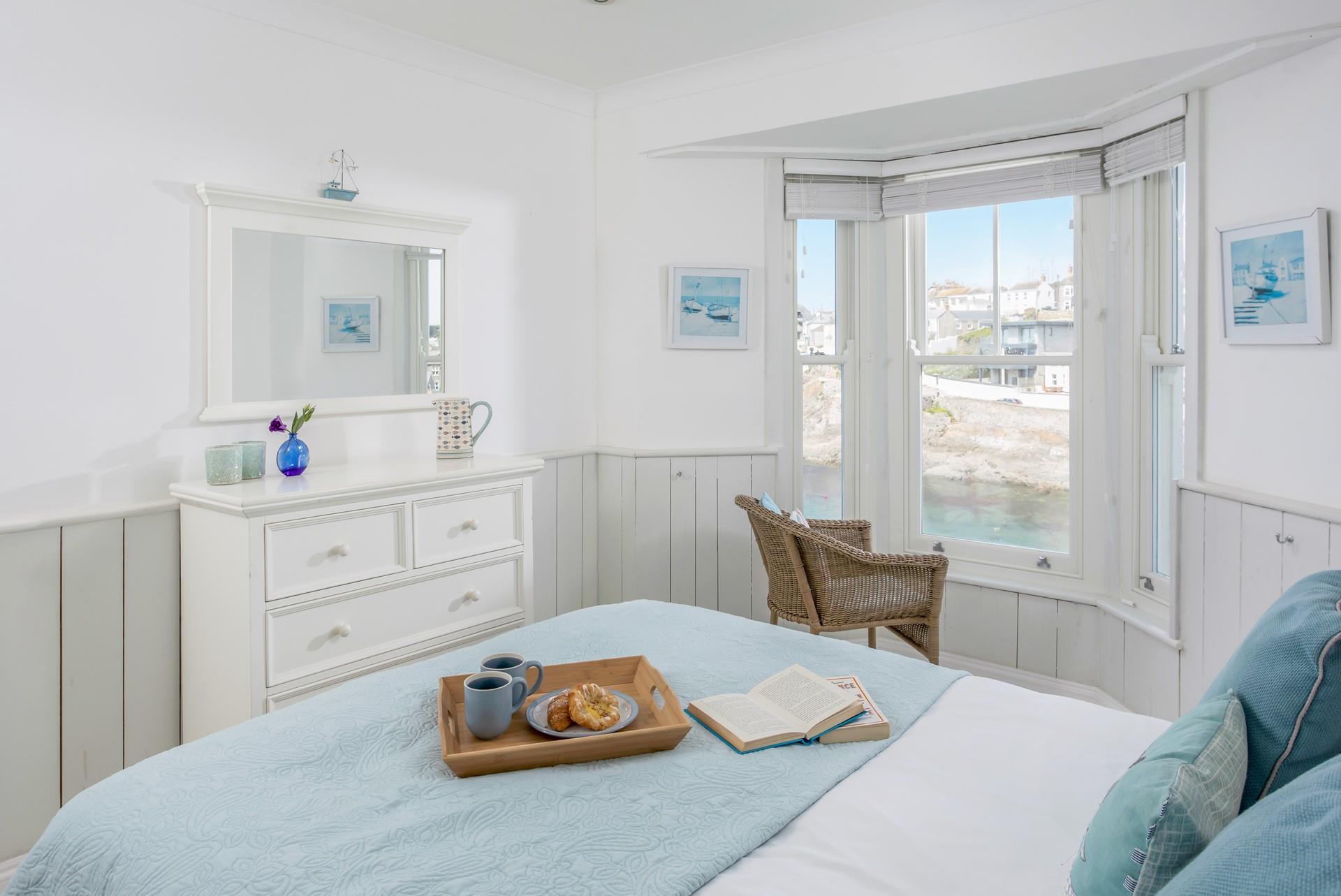 14 Bay View, Porthleven | Aspects Holidays