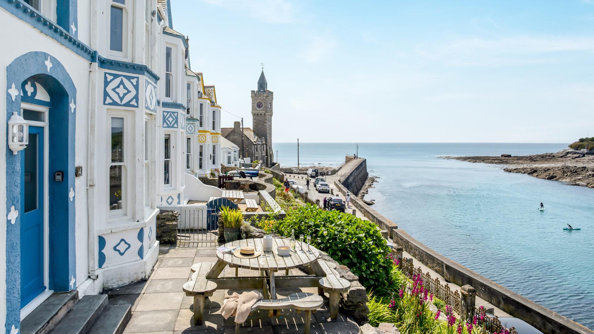 Enjoy wine and nibbles as the sun comes down on another day.