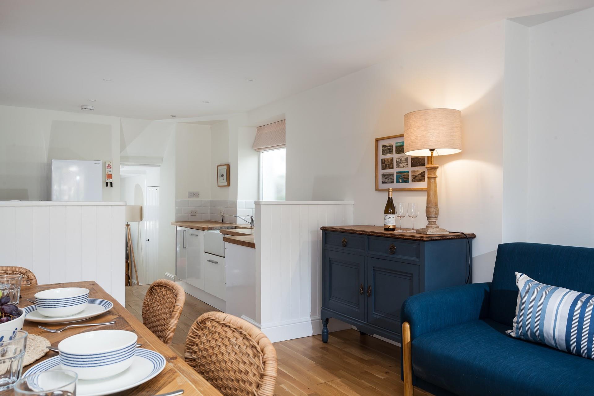 Pour yourself a glass of prosecco and head out to the courtyard.