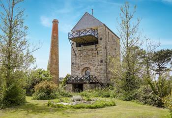 The Engine House, Sleeps 2 + cot, Marazion.