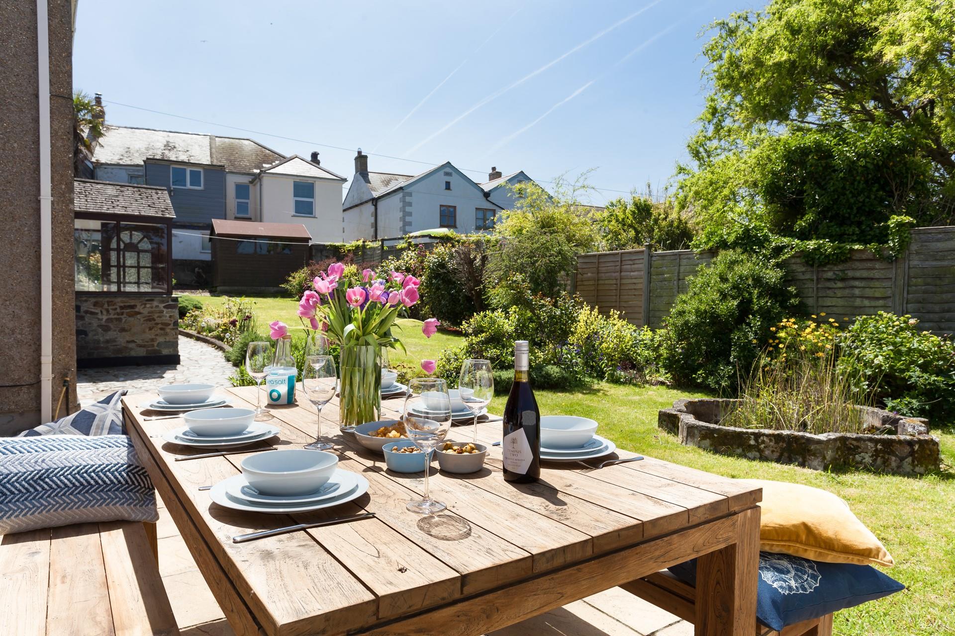 Immerse yourself in tranquil Cornish living at Raymond Cottage.