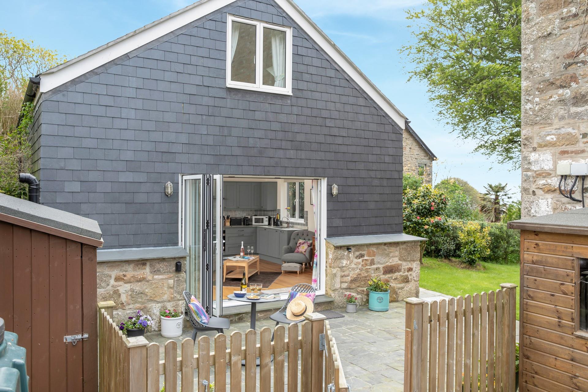 Open the French doors onto your patio area and dine al fresco in the summer sun. 