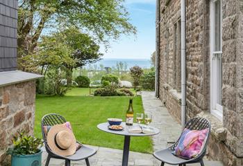 The mix of indoor-outdoor living is perfect for al fresco dining and drinking.