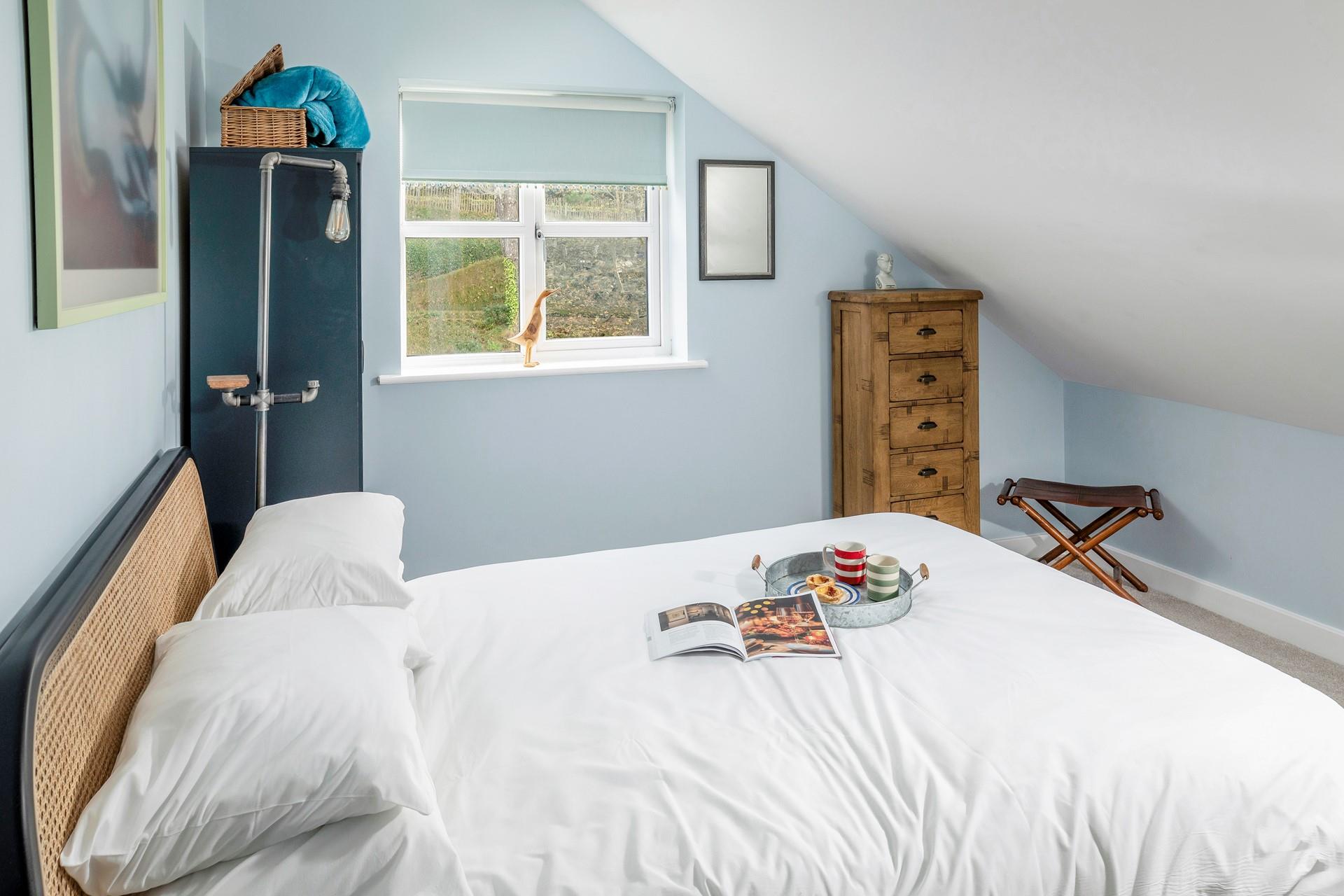 Tuck into breakfast in the morning from the luxury of the king size bed.