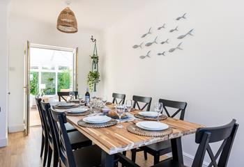 Gather the family around the dining table and tuck into a delicious dinner filled with all your favourites.